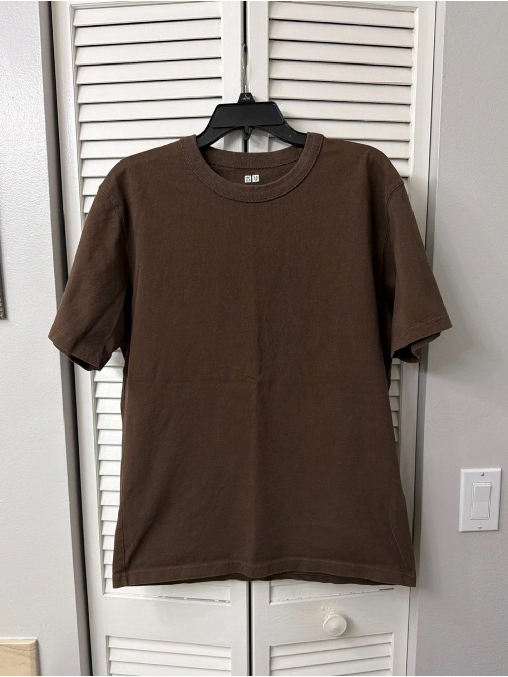 Uniqlo Men’s t-shirt (size L) Like New